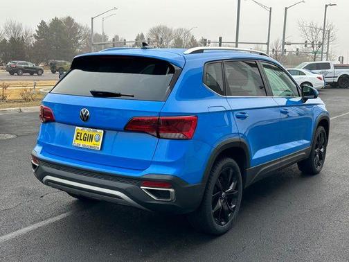 Cornflower Blue 2024 Volkswagen Taos 1.5T SE