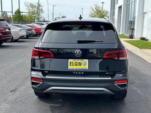 Deep Black Pearl Effect 2022 Volkswagen Taos 1.5T SE