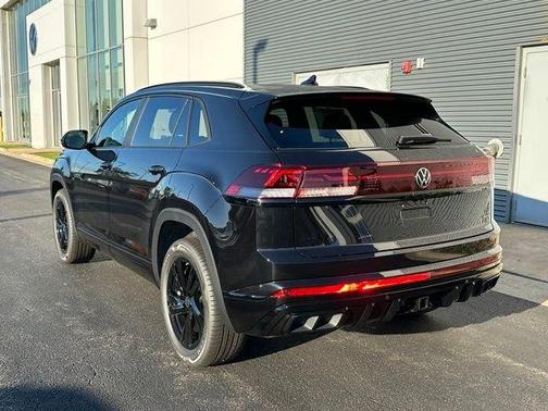 Black 2026 Volkswagen Atlas Cross Sport 2.0T SEL R-Line Black