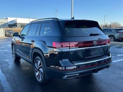 Deep Black Pearl Effect 2026 Volkswagen Atlas 2.0T SE W/TECHNOLOGY