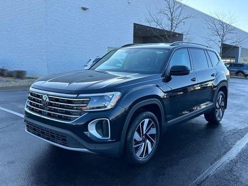 Deep Black Pearl Effect 2026 Volkswagen Atlas 2.0T SE W/TECHNOLOGY