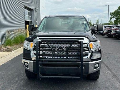 Black 2017 Toyota Tundra SR5