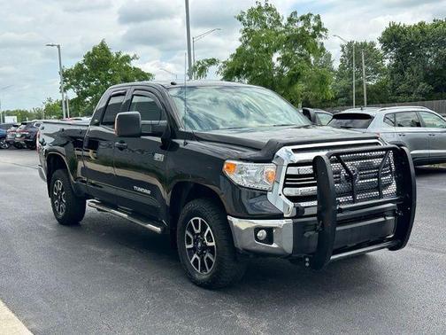 Black 2017 Toyota Tundra SR5