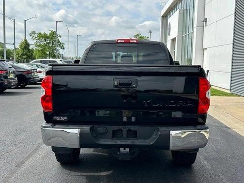Black 2017 Toyota Tundra SR5
