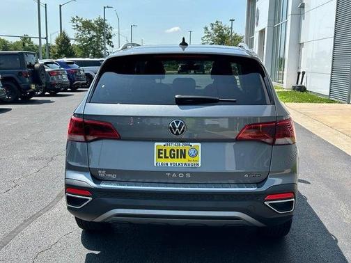 Platinum Gray Metallic 2023 Volkswagen Taos 1.5T SE