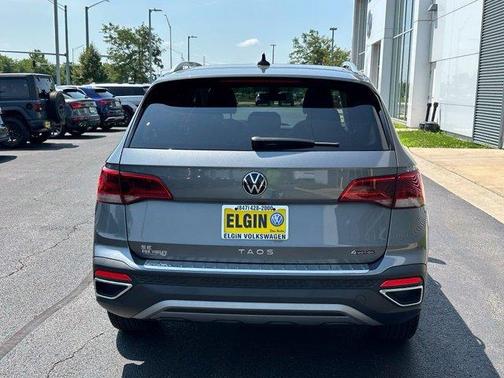 Platinum Gray Metallic 2023 Volkswagen Taos 1.5T SE