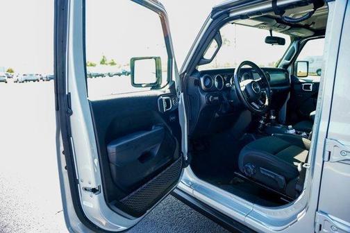 2022 Jeep Gladiator Sport