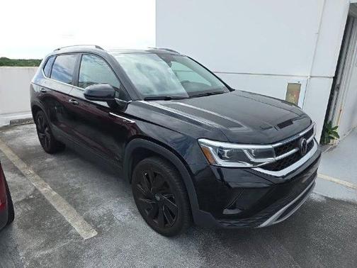 Deep Black Pearl Effect 2023 Volkswagen Taos 1.5T SEL