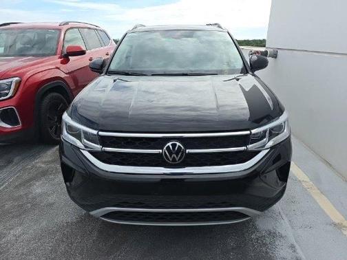Deep Black Pearl Effect 2023 Volkswagen Taos 1.5T SEL