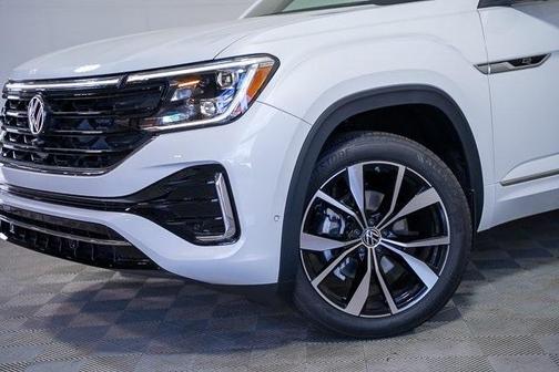 2025 Volkswagen Atlas 2.0T SEL Premium R-Line