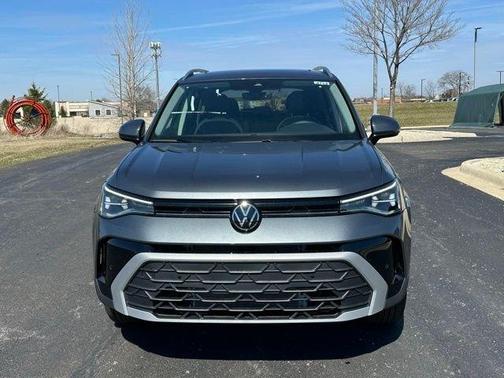 Platinum Gray Metallic 2026 Volkswagen Taos 1.5T SE