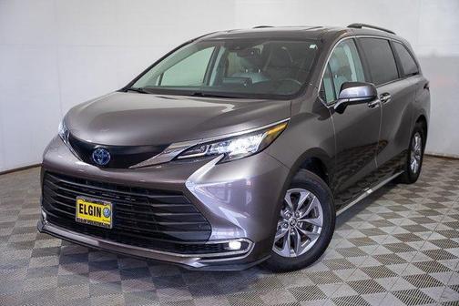 2023 Toyota Sienna XLE