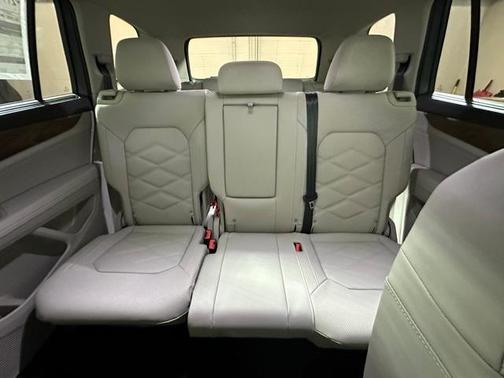 2025 Volkswagen Atlas 2.0T SE