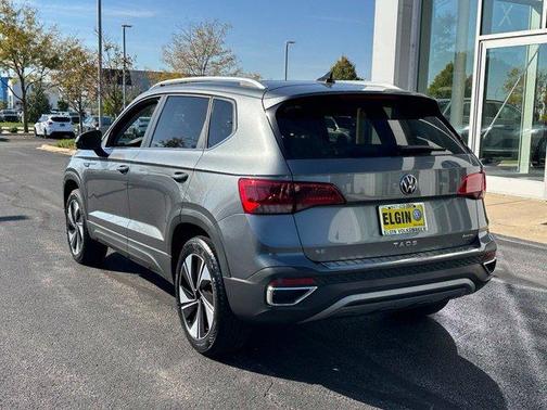 Platinum Gray Metallic 2023 Volkswagen Taos 1.5T SE