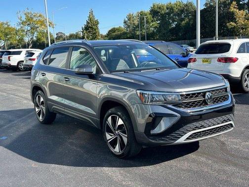 Platinum Gray Metallic 2023 Volkswagen Taos 1.5T SE