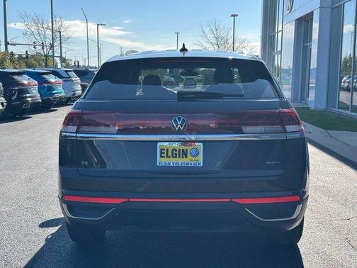 Deep Black Pearl Effect 2024 Volkswagen Atlas Cross Sport 2.0T SE