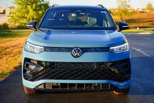 2025 Volkswagen Tiguan 2.0T SE R-Line Black