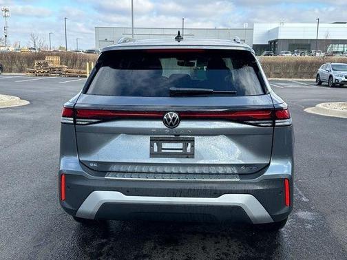 Platinum Gray Metallic 2026 Volkswagen Tiguan 2.0T SE