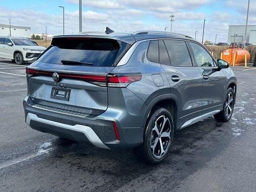 Platinum Gray Metallic 2026 Volkswagen Tiguan 2.0T SE