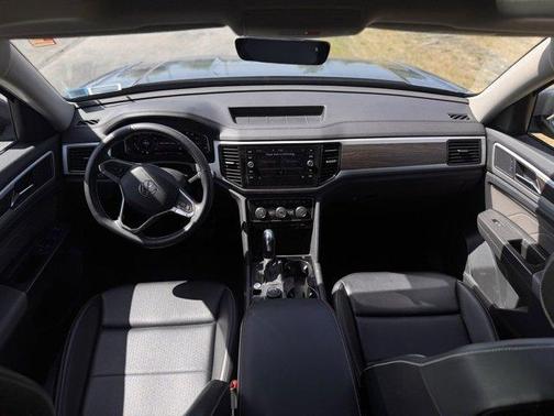 2022 Volkswagen Atlas 3.6L SE w/Technology