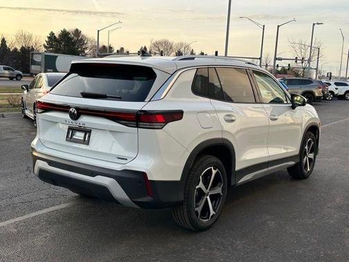 Pure White 2026 Volkswagen Tiguan 2.0T SE
