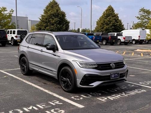 2024 Volkswagen Tiguan 2.0T SE R-Line Black
