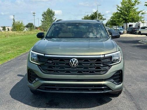 Avocado Green Pearl 2026 Volkswagen Atlas Cross Sport 2.0T SEL R-Line Black