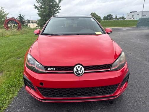 Tornado Red 2018 Volkswagen Golf GTI 2.0T SE 4-Door
