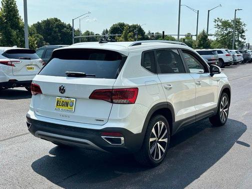 Pure White 2022 Volkswagen Taos 1.5T SE