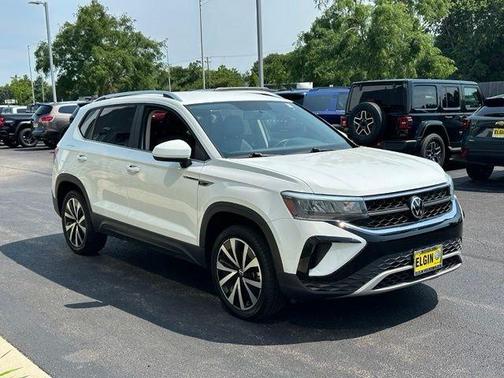 Pure White 2022 Volkswagen Taos 1.5T SE