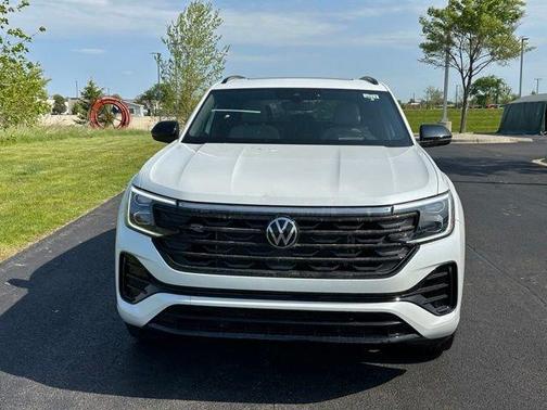 Opal White Pearl 2026 Volkswagen Atlas Cross Sport 2.0T SEL R-Line Black