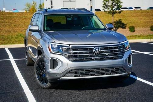 2025 Volkswagen Atlas 2.0T SE