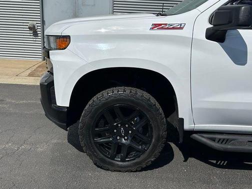 Summit White 2021 Chevrolet Silverado 1500 Custom Trail Boss