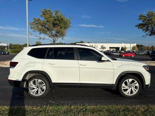 Pure White 2023 Volkswagen Atlas 3.6L SE w/Technology