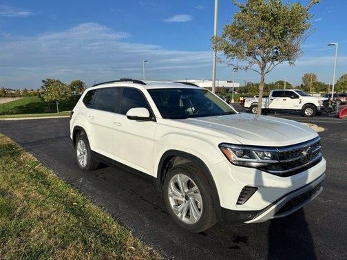 Pure White 2023 Volkswagen Atlas 3.6L SE w/Technology