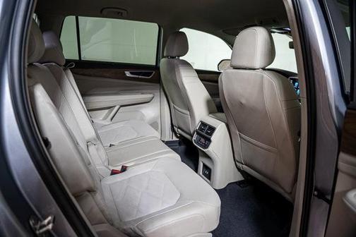 2024 Volkswagen Atlas 2.0T SE