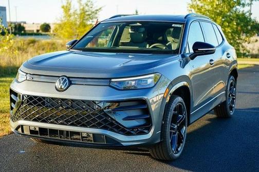 2025 Volkswagen Tiguan 2.0T SE R-Line Black