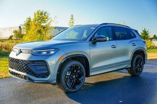 2025 Volkswagen Tiguan 2.0T SE R-Line Black