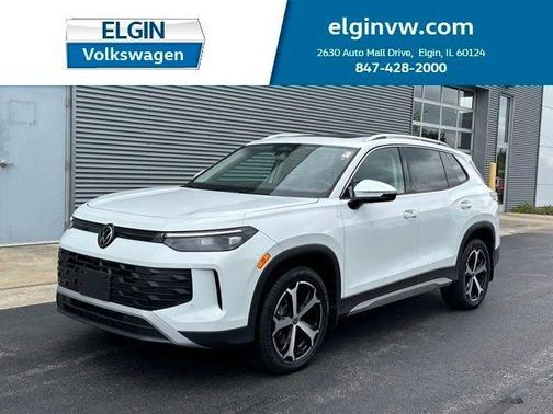 Pure White 2025 Volkswagen Tiguan 2.0T SE