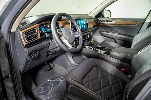 2025 Volkswagen Atlas 2.0T SE