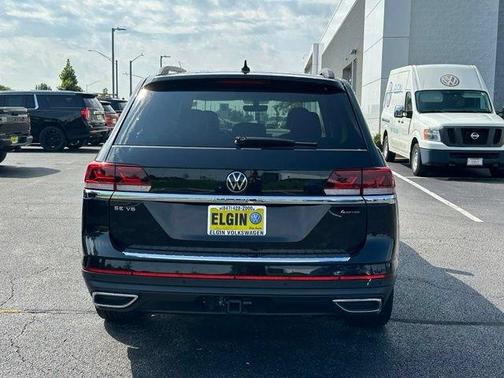 Deep Black Pearl Effect 2023 Volkswagen Atlas 3.6L SE w/Technology