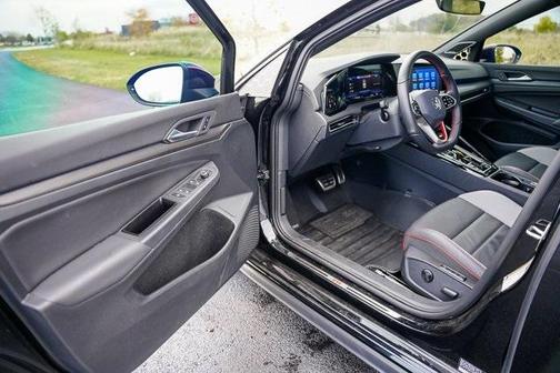 2024 Volkswagen Golf GTI 2.0T SE