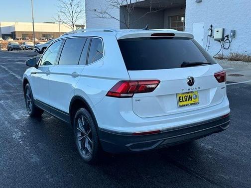 Opal White Pearl Effect 2023 Volkswagen Tiguan 2.0T SE