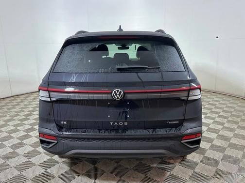2025 Volkswagen Taos 1.5T SE Black