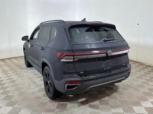 2025 Volkswagen Taos 1.5T SE Black