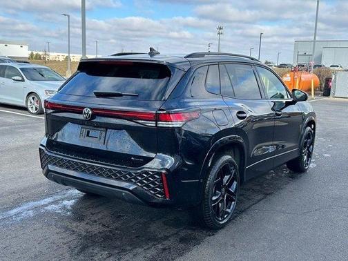 2026 Volkswagen Tiguan 2.0T SE R-Line Black