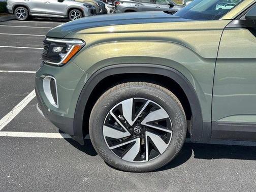 Green 2026 Volkswagen Atlas 2.0T SE W/TECHNOLOGY