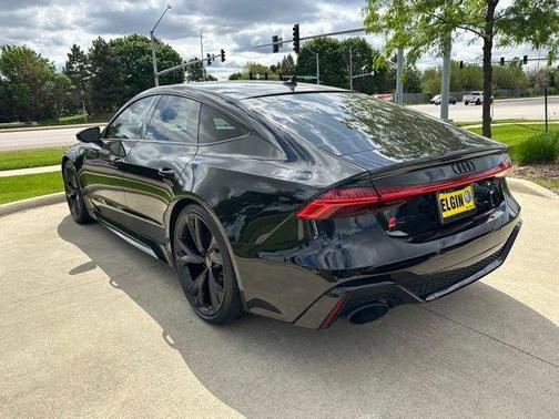 Mythos Black Metallic 2022 Audi RS 7 4.0T quattro