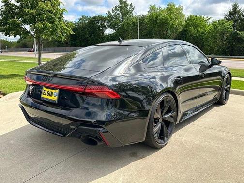 Mythos Black Metallic 2022 Audi RS 7 4.0T quattro