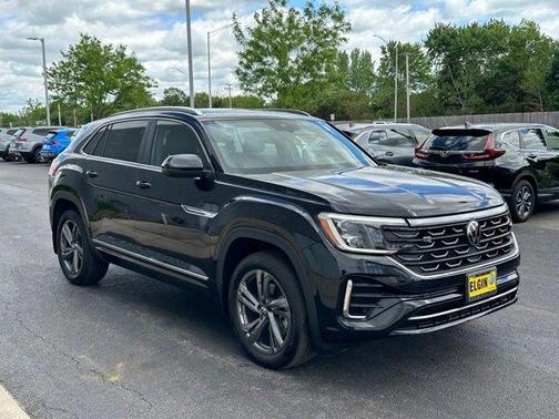 Deep Black Pearl Effect 2024 Volkswagen Atlas Cross Sport 2.0T SEL R-Line